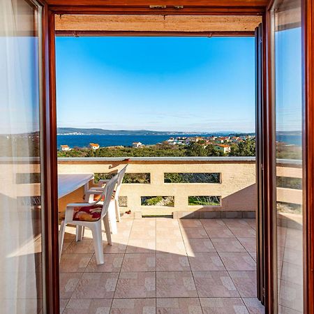 2 Bedroom Amazing Apartment In Neviđane Exterior foto