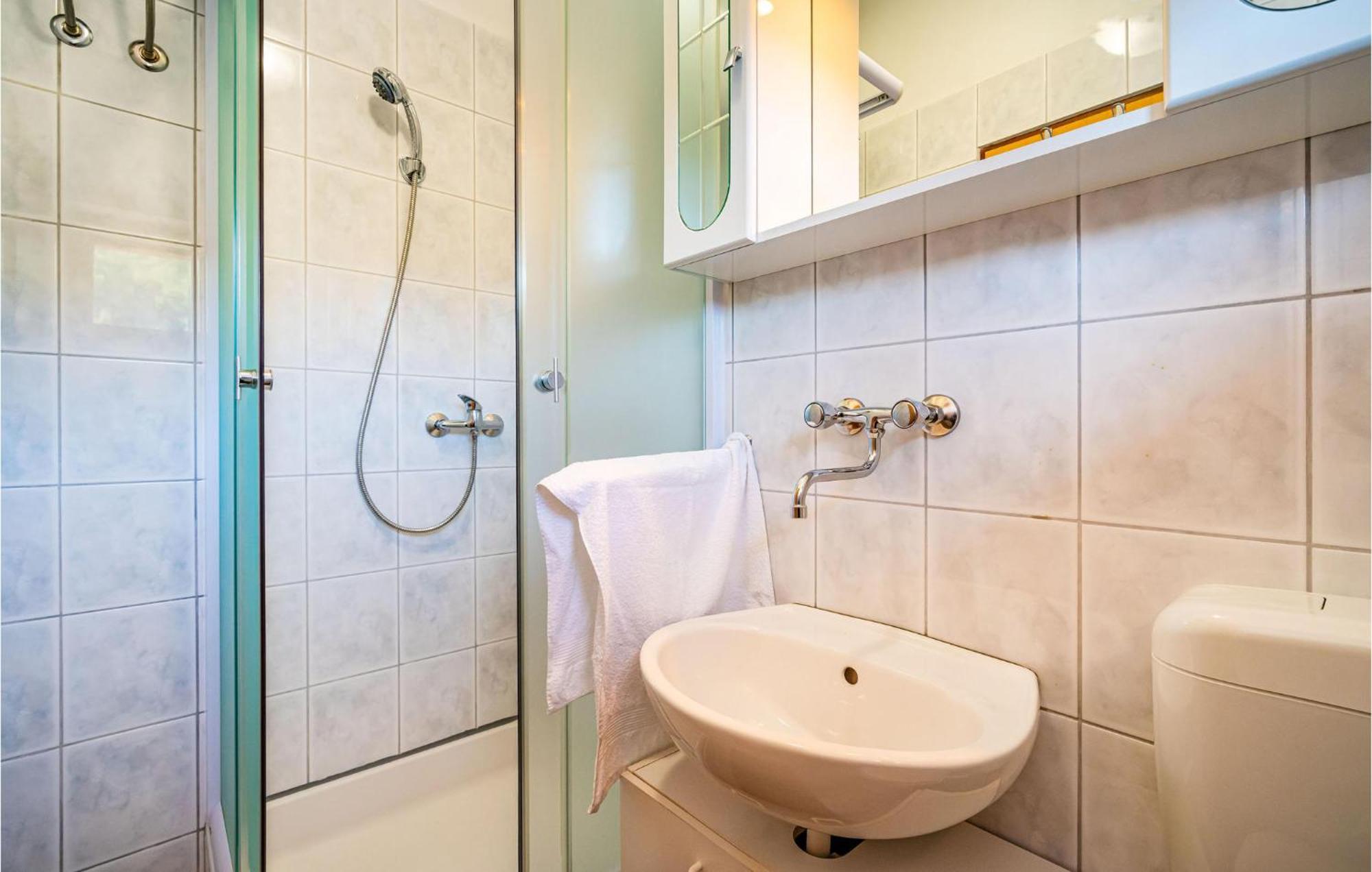 2 Bedroom Amazing Apartment In Neviđane Exterior foto